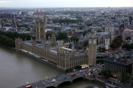 Pohled z kola na Parliament a Big Ben